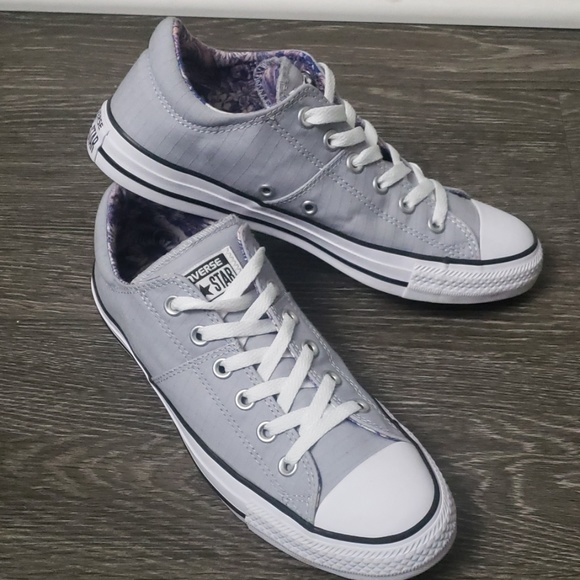 Converse Shoes - 💥SALE💥  Converse Sz 9 Women
